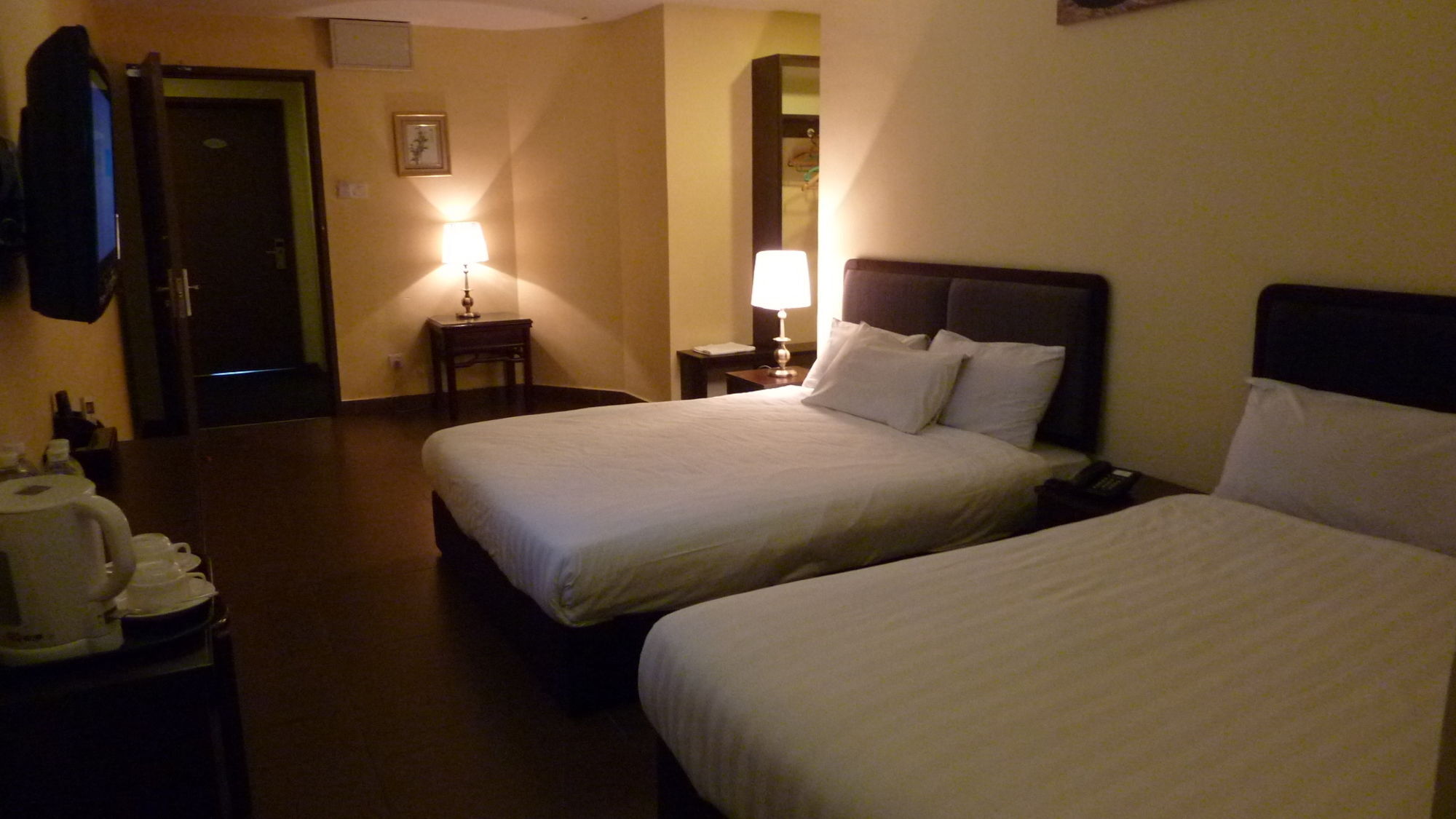 Dm Hotel